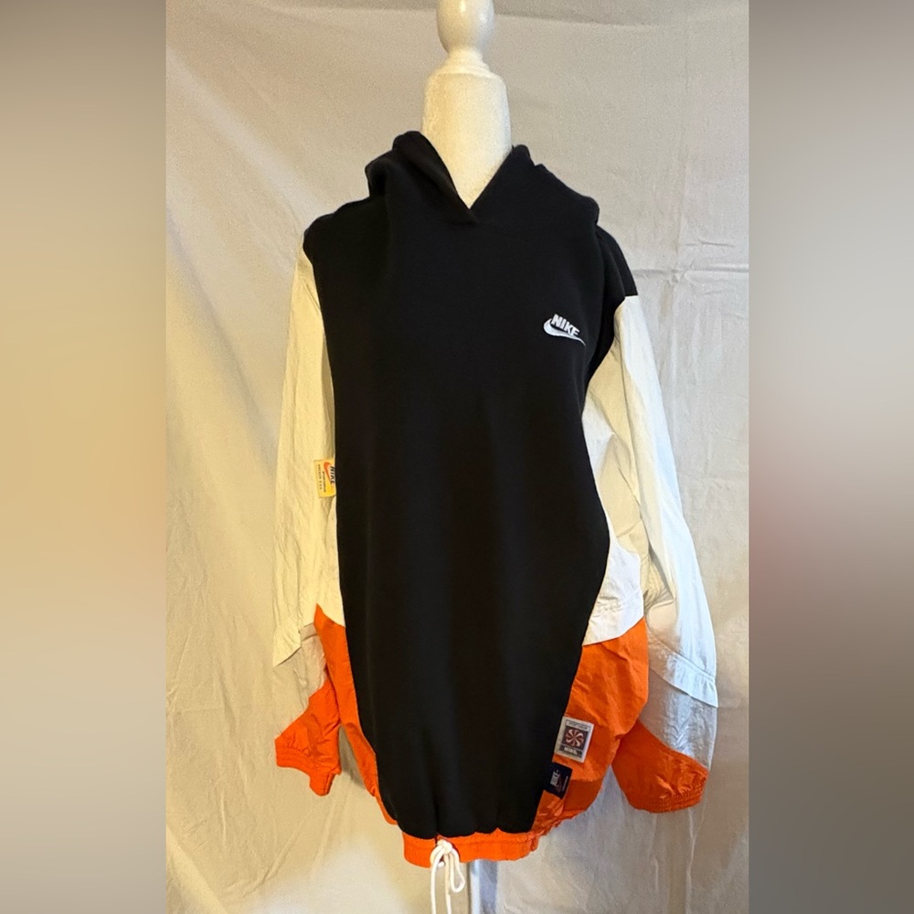 Women's Nike Icon Clash Colorblocked Mixed-Media Hoodie